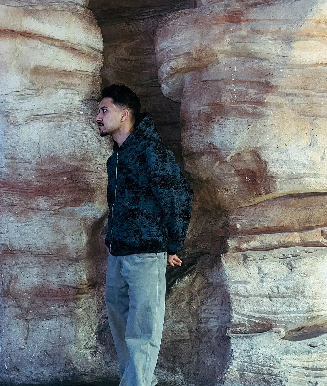 GHOST BLACK ZIP-UP JACKET